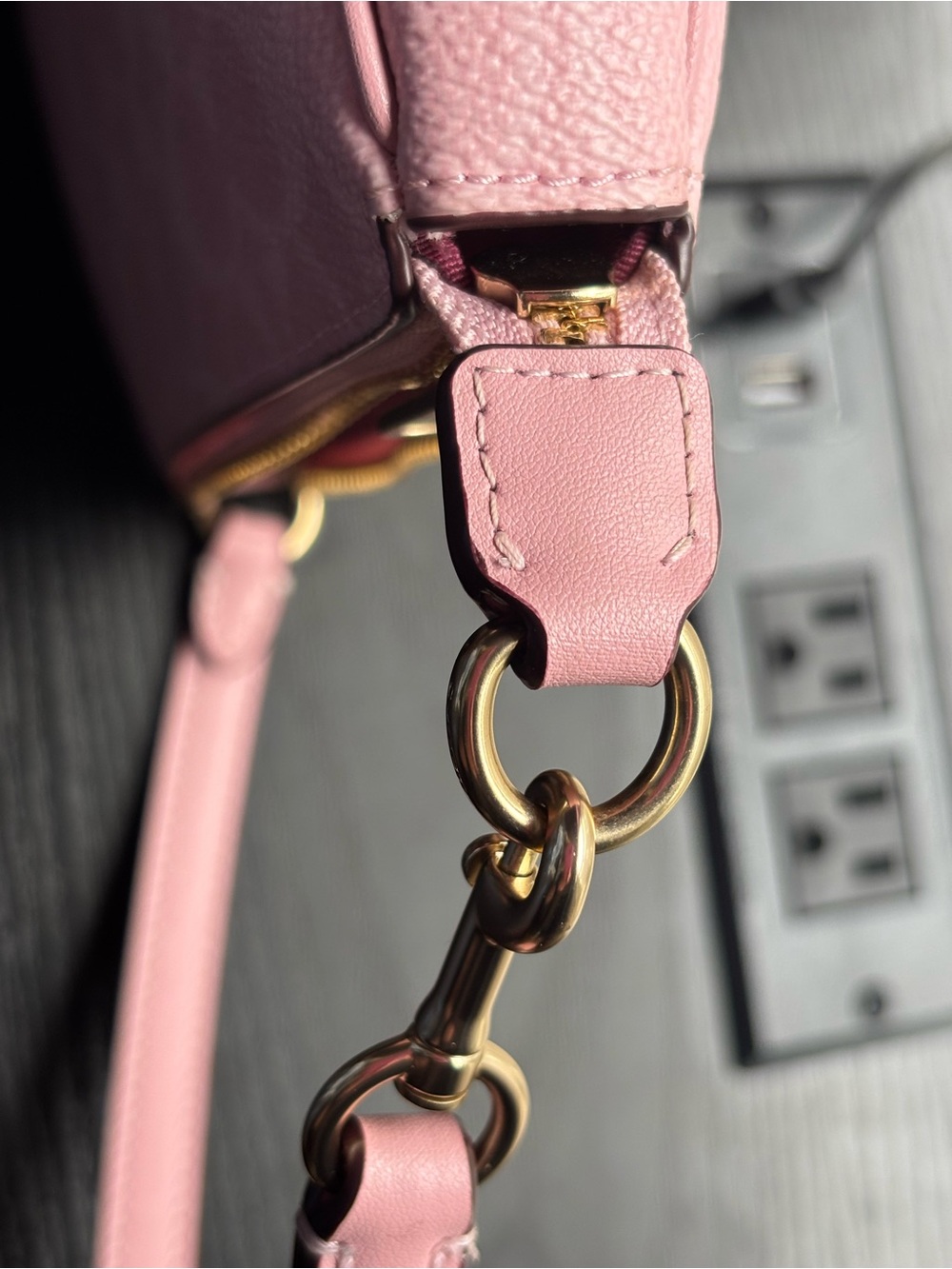 Coach Notila 19 Powder Pink/Gold - Picture 14 of 16